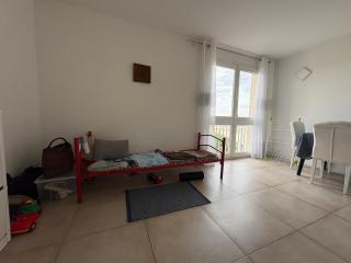 Petite chambre simple et propre Orly dans appartement - 1