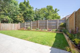 6 bed - Stunning 6-Bed Home in Cheltenham with Hot Tub - 7