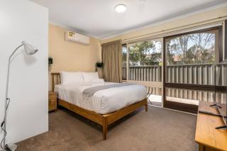 Stylish Furnished Home Close to Woden Centre - Hosted by Canstay - 0