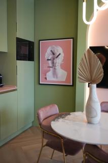 White Titanic - Pink - 1