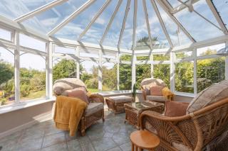 Peaceful 3-Bed Cottage in Eastington - 6