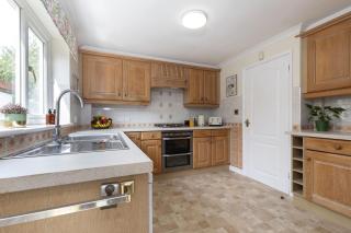 Peaceful 3-Bed Cottage in Eastington - 5