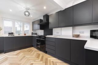 Peaceful 3-Bed Home in Tivoli - 8