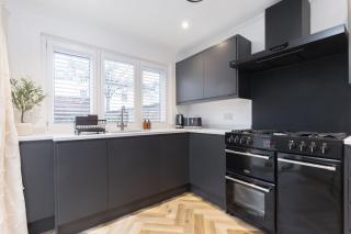 Peaceful 3-Bed Home in Tivoli - 4