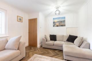Peaceful 3-Bed Home in Tivoli - 1