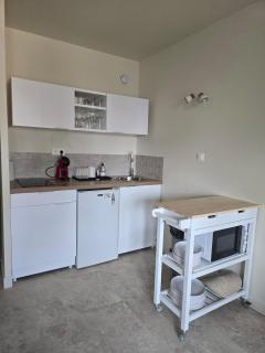 Charming air-conditioned studio with sea view - 4