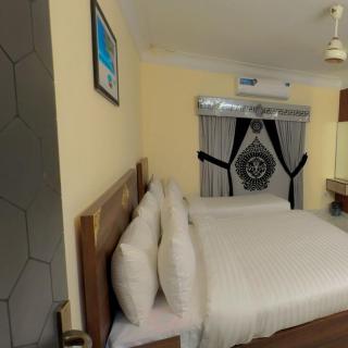 Hotel Defence Inn - 7