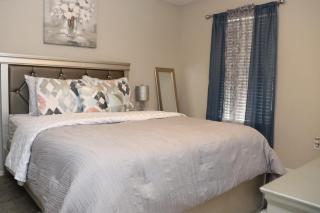 The Easy Access 2Br2bts kingbed apt with 4 beds sleeps 5 - 8