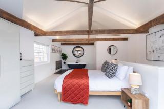 Contemporary 2 Bed Home in Lansdown - Cheltenham - 3