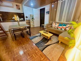 Bloomstone Urban Chill Cabin - 4