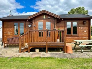 Beautiful Danford House & Lodge with Hot Tub - Hartpury - 8