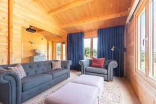 Beautiful Danford House & Lodge with Hot Tub - 6