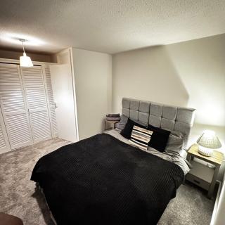 Modern 3BR House with Free Parking - 7