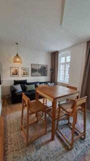 Das Haus zur Rothen Thür 2 - 6