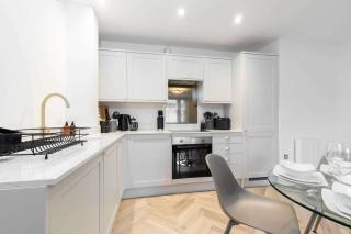 The Black Swan - Modern Apartment By Historic Gloucester Quays - 2