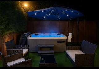 Stylish & Brand-New Home 2025 - Moortown - 0