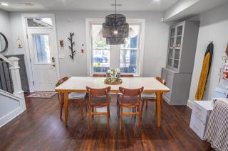 Modern, Beautiful, 3 Bd, 3 Ba Metro, and Free Parking - 4