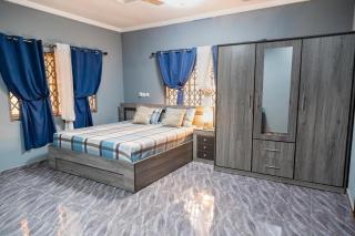 Okyeame Memorial Guesthouse - Royal Stayokay - Bruburam - 0