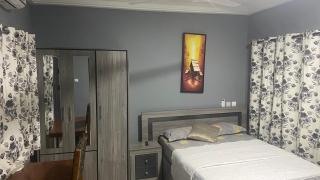 Okyeame Memorial Guesthouse - Royal Stayokay - Bruburam - 1