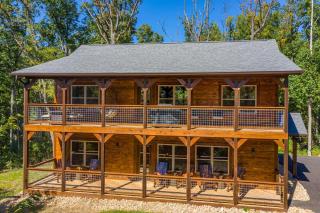 Lux Cabin Mtn Views, Flat Parking, Dog Friendly! - 1