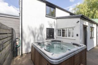 Tranquil Cottage with Hot Tub - Skenfrith - 4