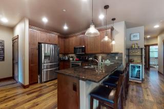 Riverfront Retreat - 5