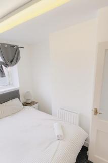 3-Bed Bungalow-Garden and Free Parking - 8