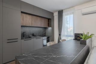 Premium Grey Apartment - Central - 3
