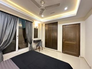Crown Apartments - 2
