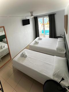 Hostal Blanc Lloret - 3