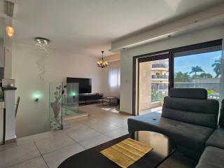 Luxury Duplex • 3BR • Garden + Balcony • Parking - Nahariyya - 0