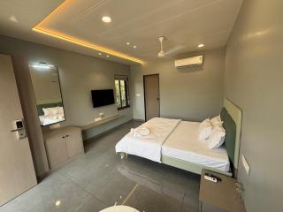 Dhartii RiverView Resort - 8