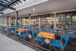 Best Western Plus Palm Court Hotel - 4