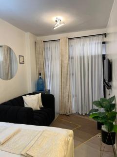 TVHstays - 1