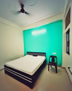 Hotel Shri Jeevan Dham - 1