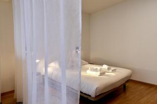 Séjour tout confort en plein coeur de Nevers, studios Galet-Carbone ou Terra Cotta - 1