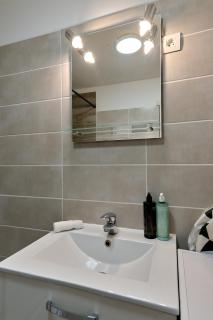 Séjour tout confort en plein coeur de Nevers, studios Galet-Carbone ou Terra Cotta - 3