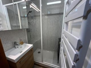 Appartement cosy avec terrasse, proche télécabine - FR-1-198-88 - 1