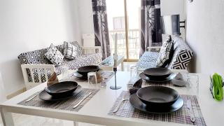 SPECIAL OFFER -50 Percent OFF - City Center - Free Parking - Sleep 5 - 9
