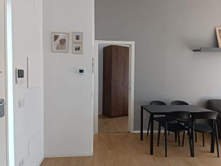 Bright and private apartment with yard - 8
