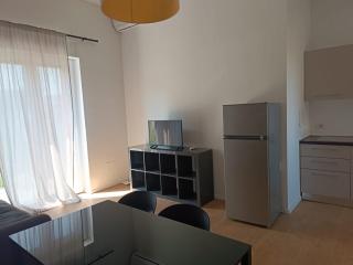 Bright and private apartment with yard - 7