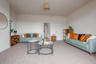 Parkstone Central by Grandeur Property - Parkstone - 7