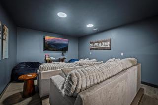 Wolfpack Retreat II- Hot Tub- Fishing Lake- Game Lounge- Home Theater - 4