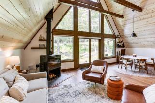 1 Mi to Resort Beach Alpine Lake A-Frame! - Terra Alta - 7