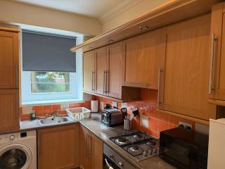 Group Stay 3BR Close to Hydro and SECC with Parking - 6