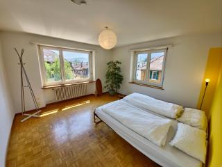 Designer Apt, 2 Balconies, 10min to Main Station - 7