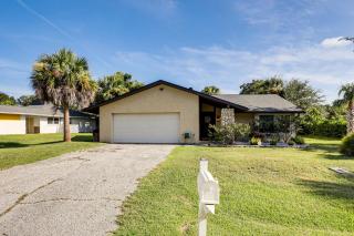 Palm Coast Escape w/ Outdoor Oasis: 6 Mi to Shore! - 7