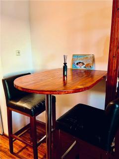 Cozy Boho Wood APT free parking - 2