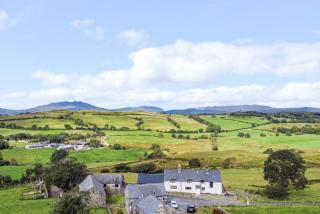 Orsedd Wen Farmhouse - 9