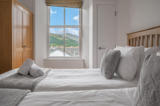 Chaucer Apartment - 4